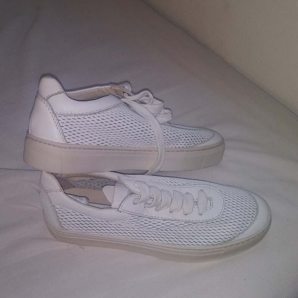 The Flexx Sneakers
